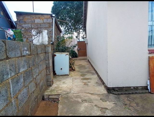 2 BEDROOM FREEHOLD FOR SALE IN KAGISO